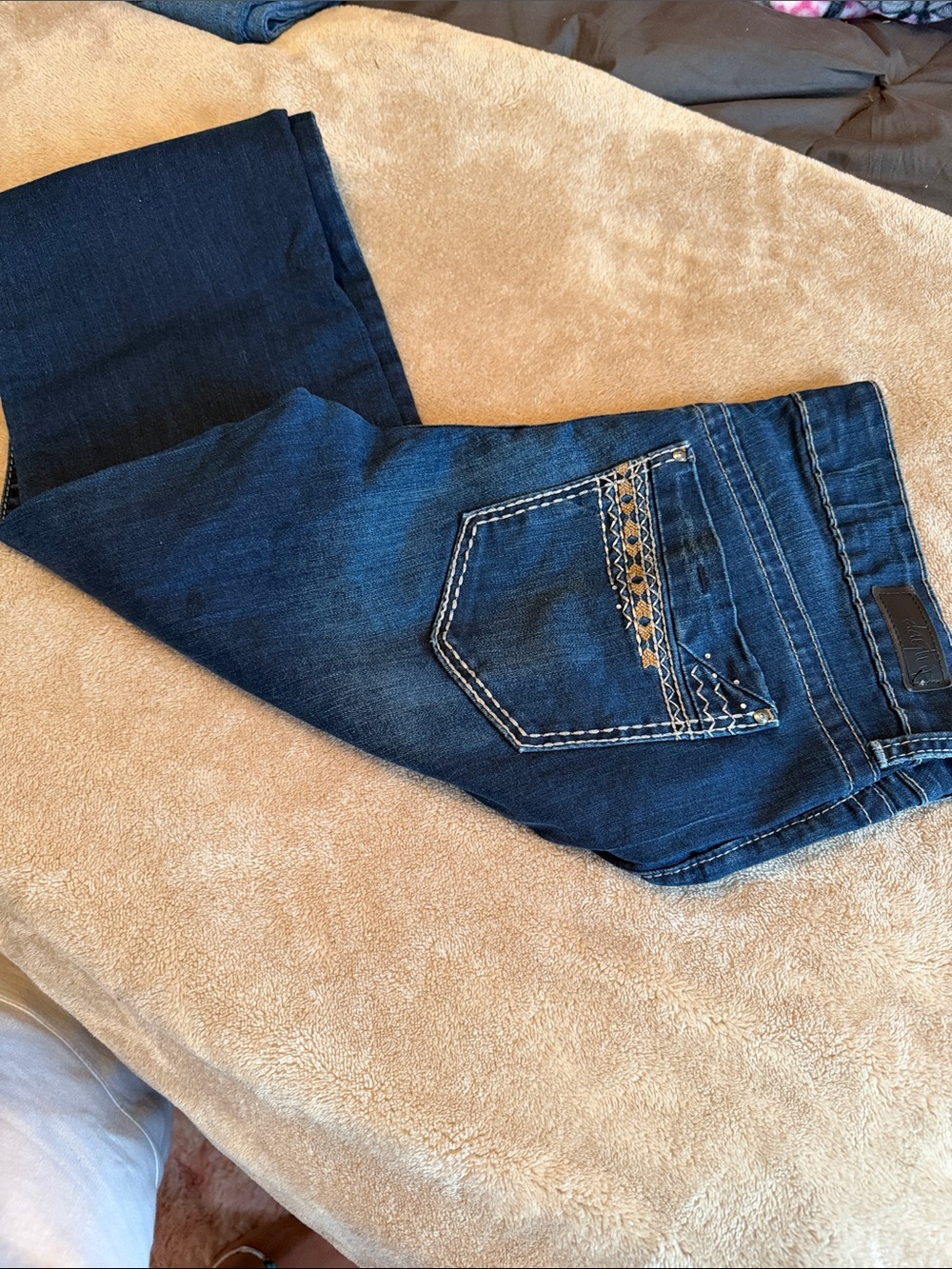 Daytrip Dark Blue Bootcut Jeans with Embroidered Pocket